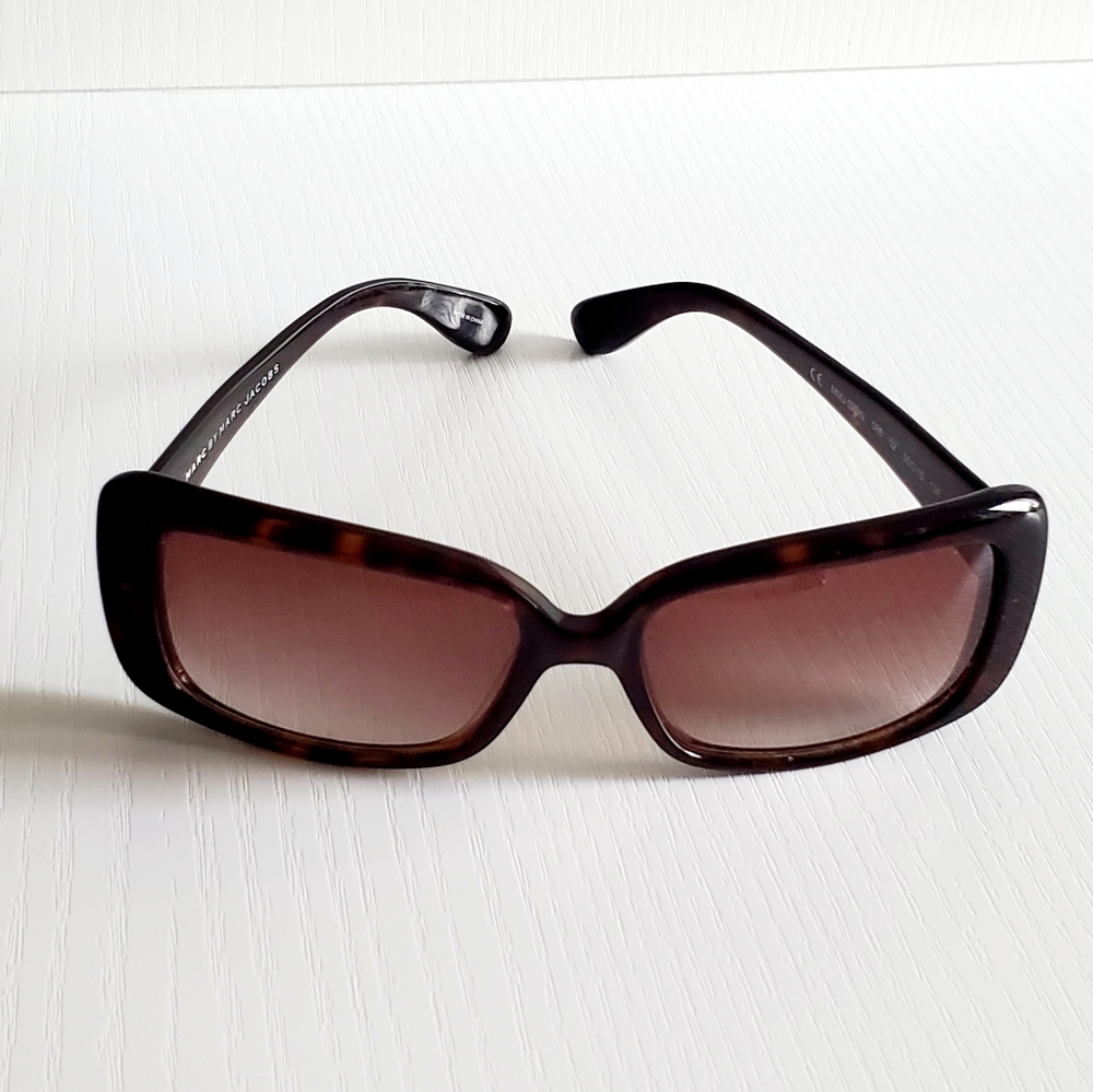 MARC JACOBS - Classic Sunglasses - Picture 4 of 12